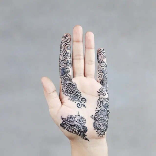 mehndi designs for fingers front side