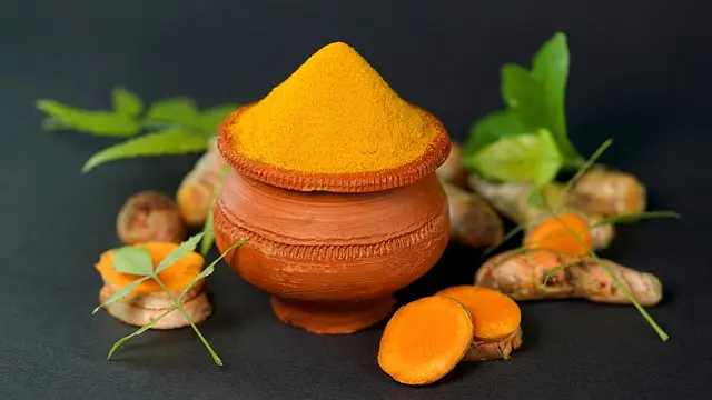 Turmeric brings glow on the face