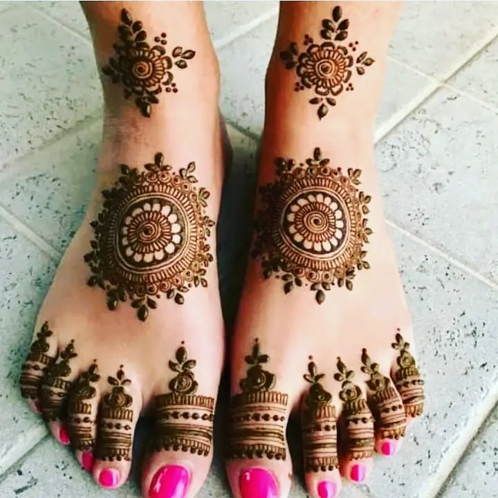 Mehndi Design Arabic on Feet